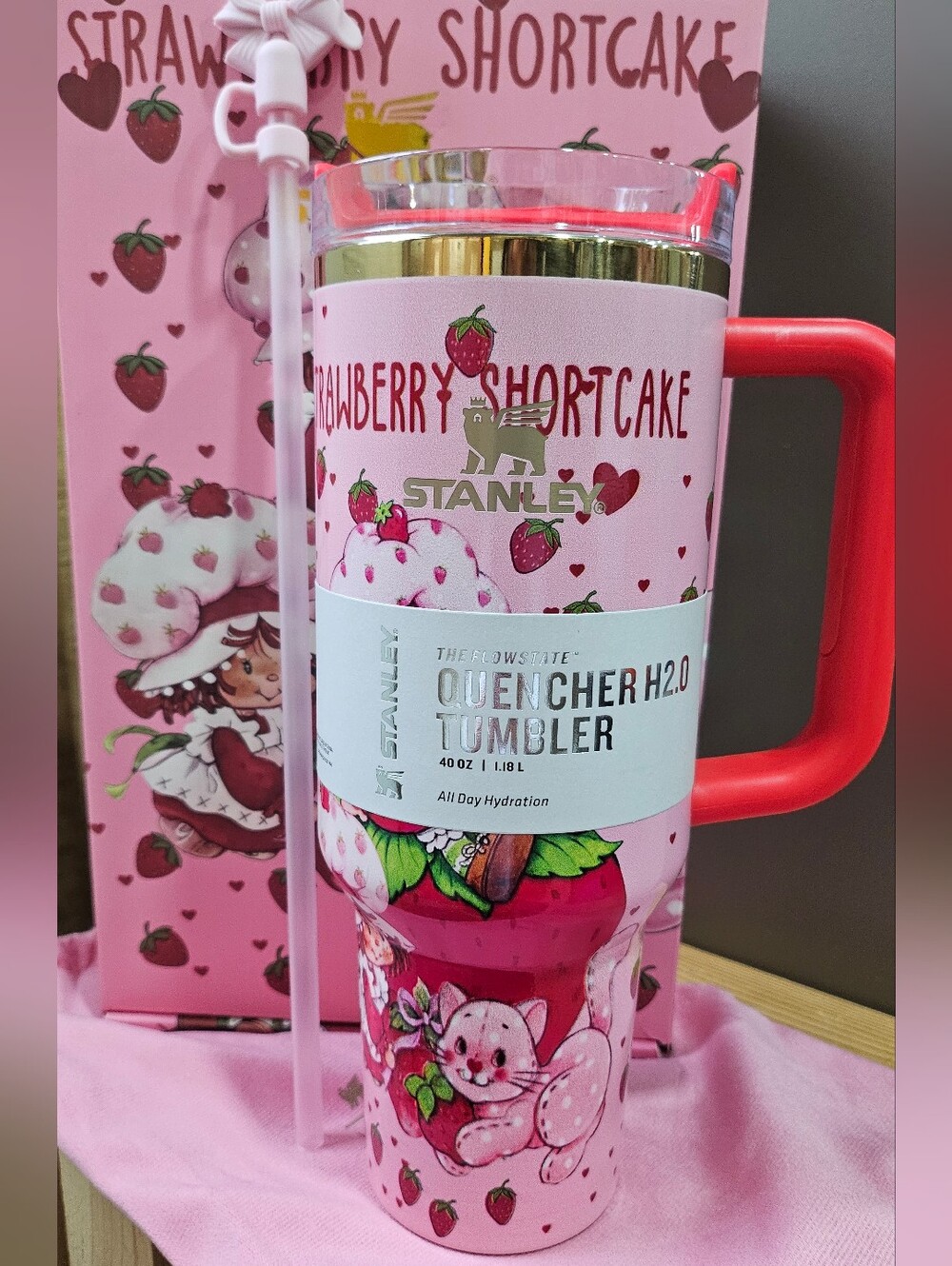 Pink Stanley 40oz Quencher H2.0 FlowState tumbler - Picture 3 of 9